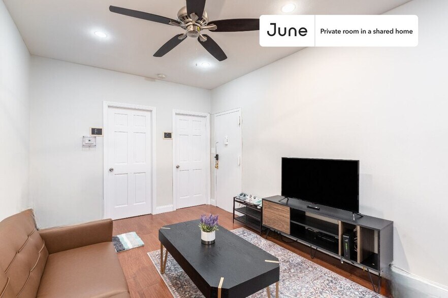 Building Photo - Room in Shared 3 bed/1 bath home