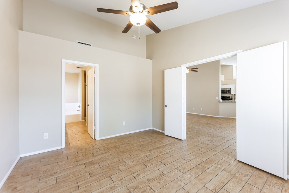 Building Photo - 10801 W Wagon Wheel Dr