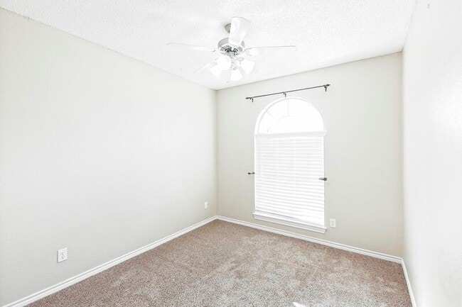 Building Photo - 10716 Trestles Rd