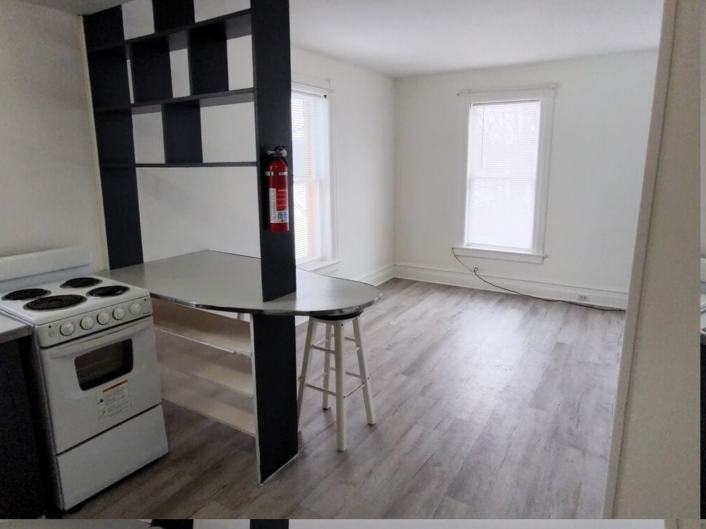 Style E3: 1 bedroom / 1 bath - 21 Depot St