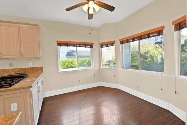 Building Photo - Stunning 3 Bed | 2.5 Bath Home with Office...