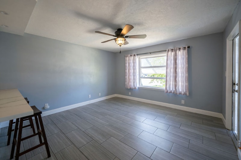 Building Photo - 902 NE 34th St