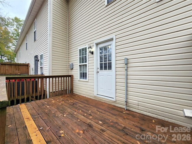 Building Photo - 268 Southcircle Dr NW