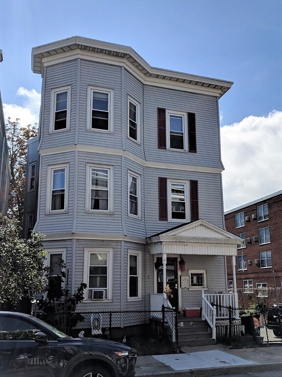 Building Photo - 14 Bellflower St