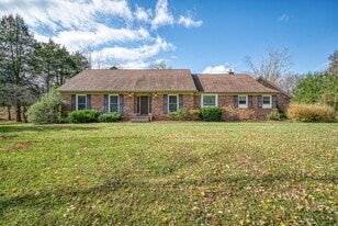 Building Photo - 660 Clark Ave