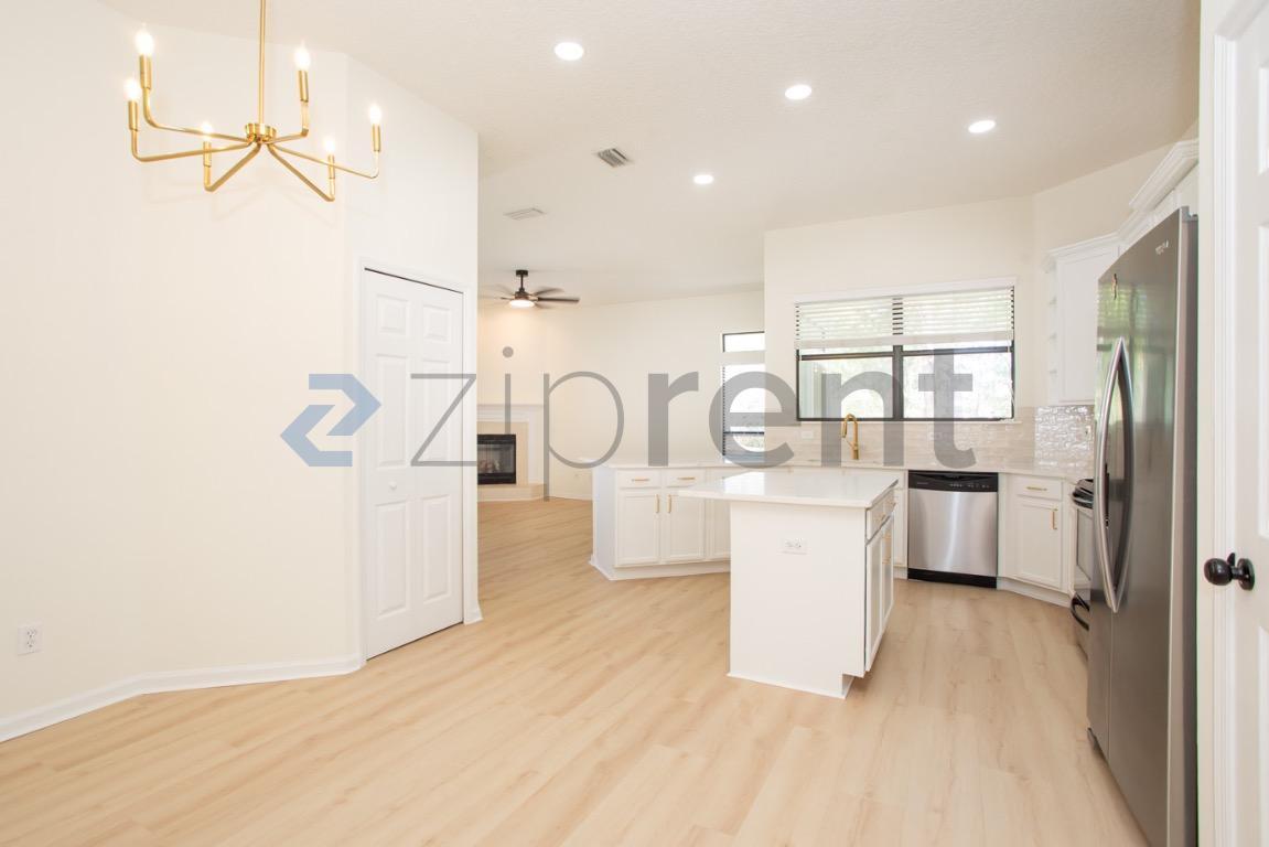 Building Photo - 10721 Long Cove Ct