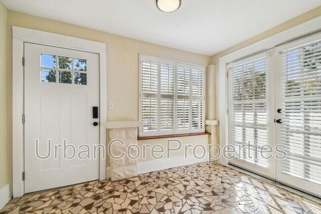 Building Photo - 1114 2nd St N