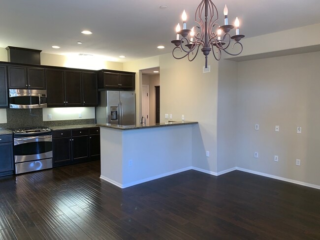 Building Photo - 10777 Canyon Grove Trail