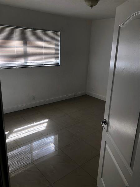 Building Photo - 110 SE 2nd St