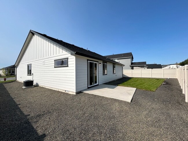 Building Photo - Brand New Home 3 Bedroom Home In Star!