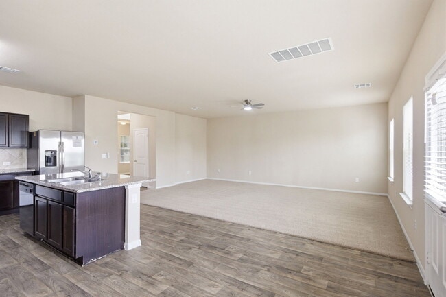 Building Photo - 12013 Waterford Run Way