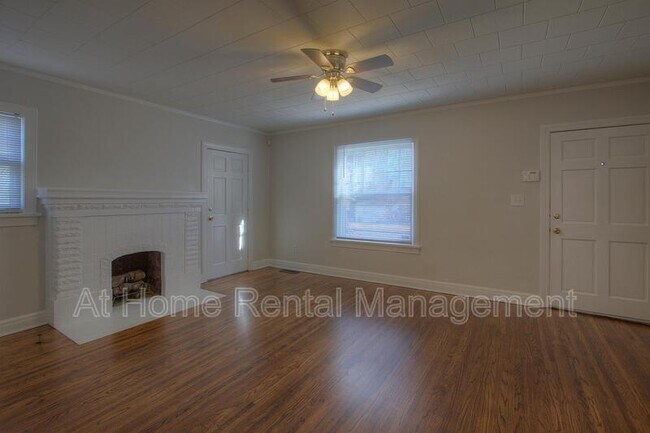 Building Photo - 1316 S Knoxville Ave