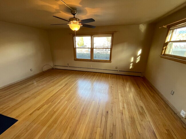 Building Photo - 664 Sprague St