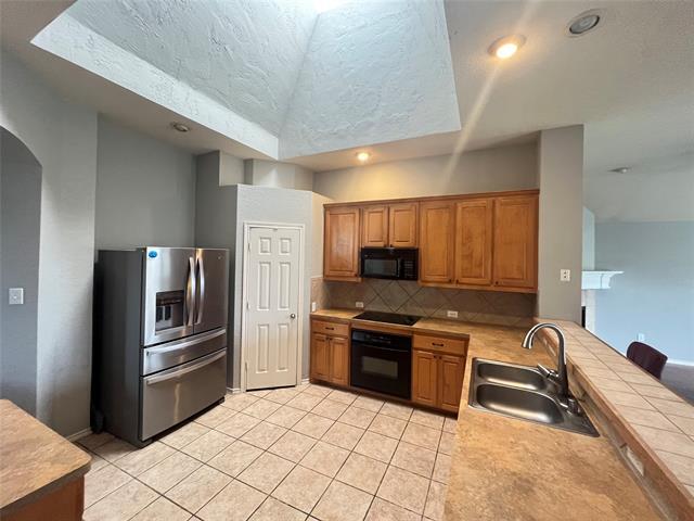 Building Photo - 5524 Glenview Ln