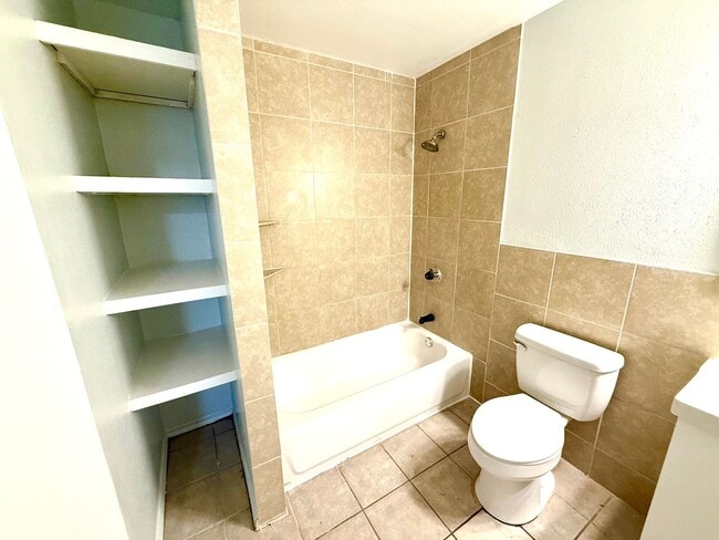 Building Photo - 509 Meadow Forge