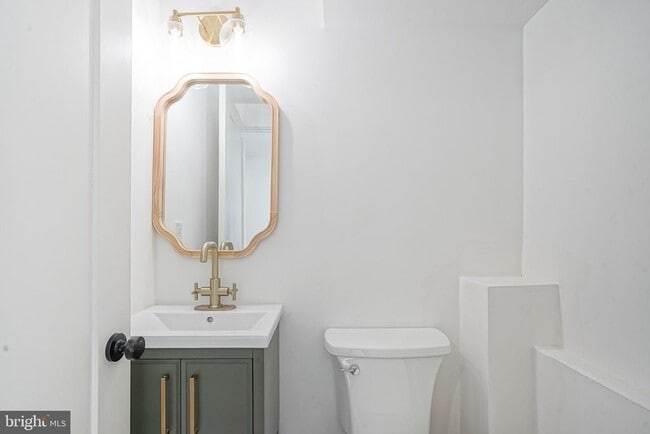 Building Photo - 316 Farmdale Rd