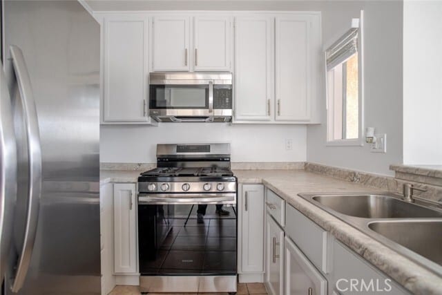 Building Photo - 13100 Bromont Ave