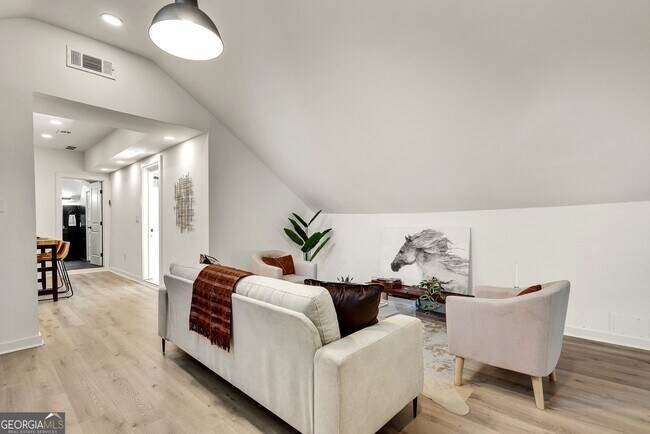 Building Photo - 901 Argonne Ave NE