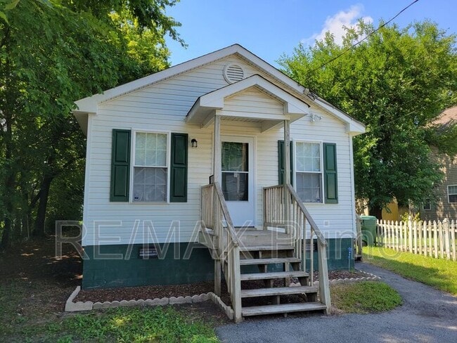 Building Photo - 409 Hunter St