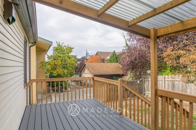 Building Photo - Charming First Hill Single Family House wi...