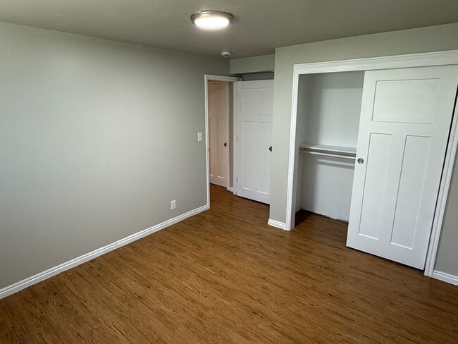 Building Photo - Olympus Cove Five Bedroom Rambler; Amazing...