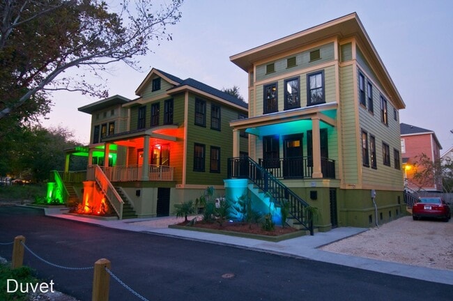 Building Photo - 4 br, 3.5 bath House - 76 Morris Street A