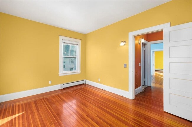 Building Photo - 73 Bayside Ave