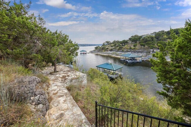 Building Photo - 17813 Kingfisher Ridge Dr