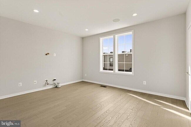 Building Photo - 43433 Wilcox Terrace