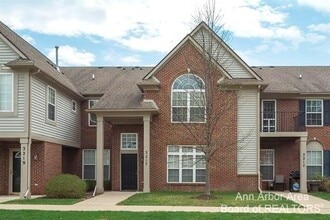 Building Photo - 3217 Primrose Ln