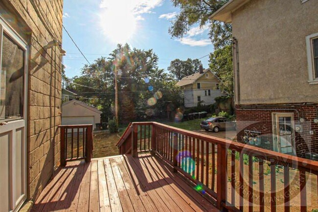 Building Photo - 2 Story 3 Bedroom 2 Bathroom home in the h...