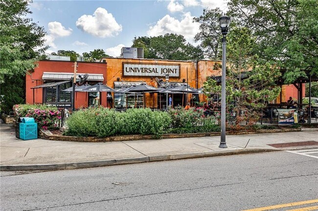 Building Photo - 732 S Candler St