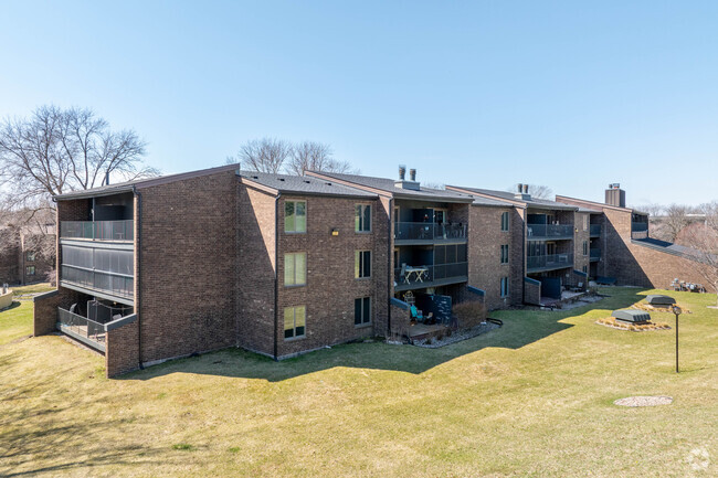 Building Photo - Lochmoor Condos and Lofts