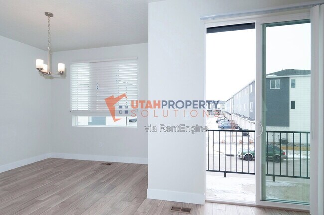 Building Photo - 388 S 980 W