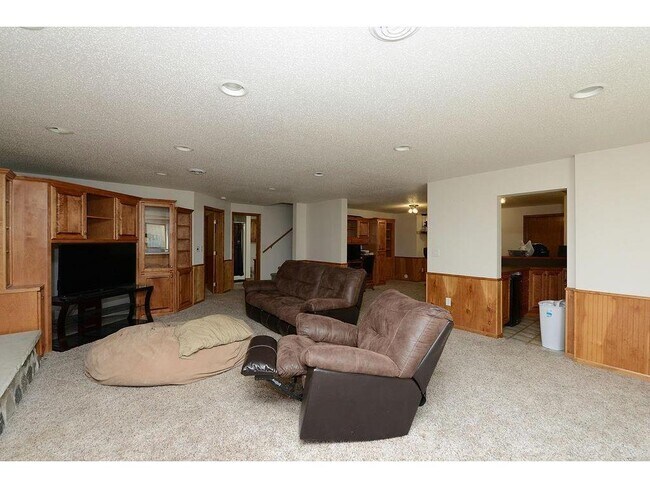 Building Photo - 3516 Westmoor Cir