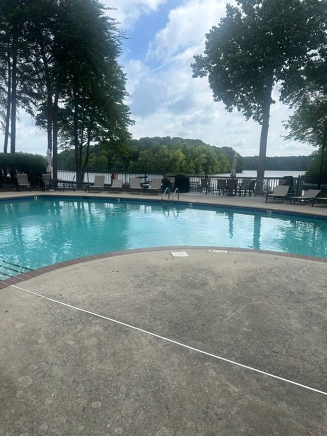 Building Photo - Waterfront Living at Its Finest - Beautifully Remodeled 3BR/2BA, 1st Floor, End Unit Condo on Lak...