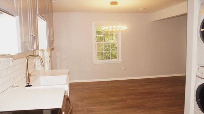 Building Photo - 3957 Kiwanis Loop