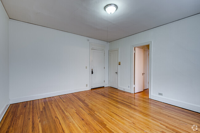 2635 Girard - 1BR, 1BA - 700SF - Unit 1 - Living Room - 2633/35 Girard Ave S