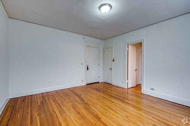 2635 Girard - 1BR, 1BA - 700SF - Unit 1 - Living Room - Lorraine Court