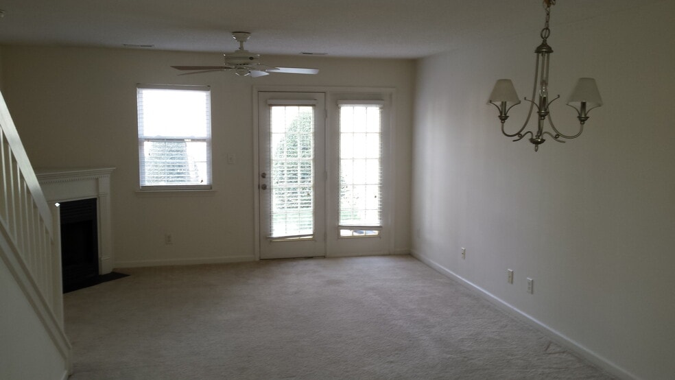 Building Photo - 1024 Oak Blossom Way