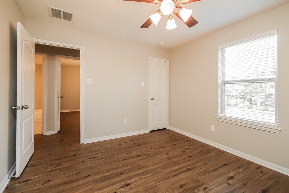 Building Photo - 5223 Gulf Stream Ln