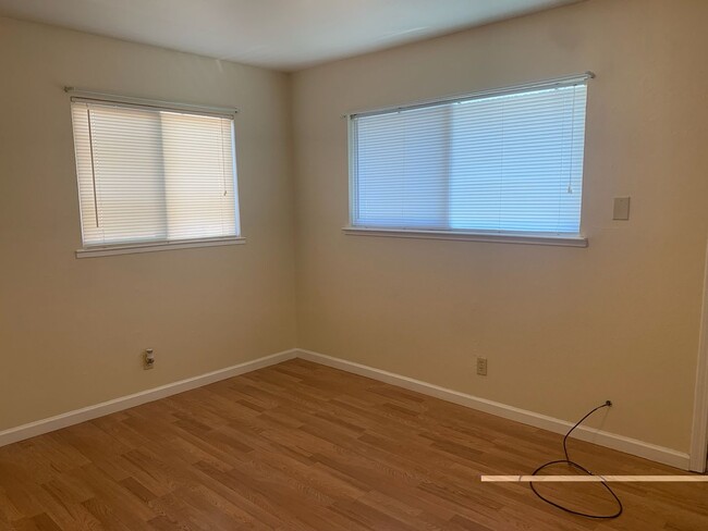 Building Photo - Vacaville Apartment Available Now!