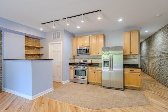 Building Photo - 3100 W Addison St