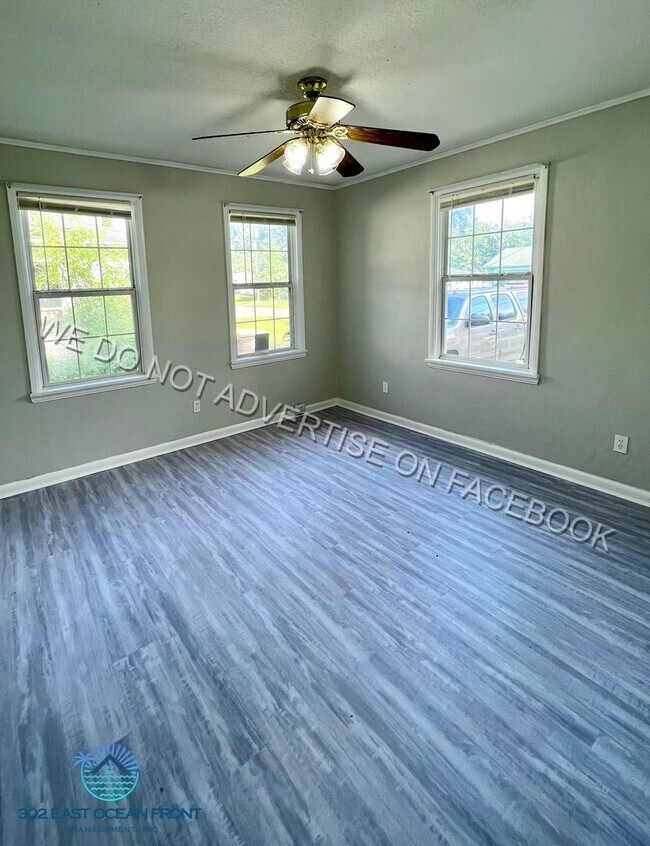 Building Photo - $200 OFF FIRST MONTH RENT - Gorgeous 3 bed...