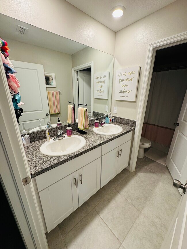 Building Photo - 7335 Canterbury Bells Ct