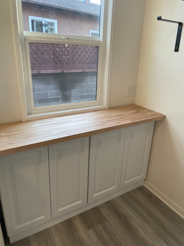 Building Photo - 1301 N Buena Vista St