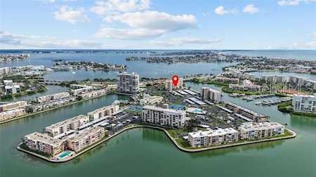 Building Photo - 7420 Bay Island Dr S