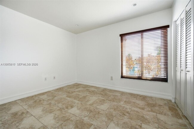 Building Photo - 561 SW 87th Ct