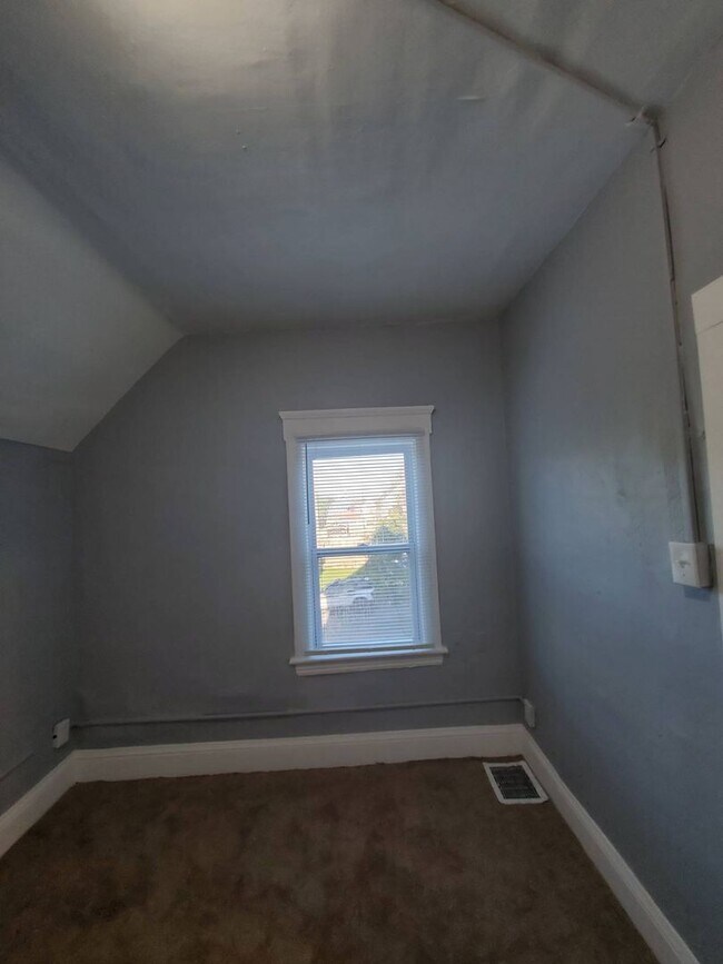 Building Photo - 3668 W 48th St