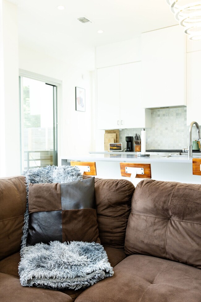 Building Photo - 507 S Park Dr